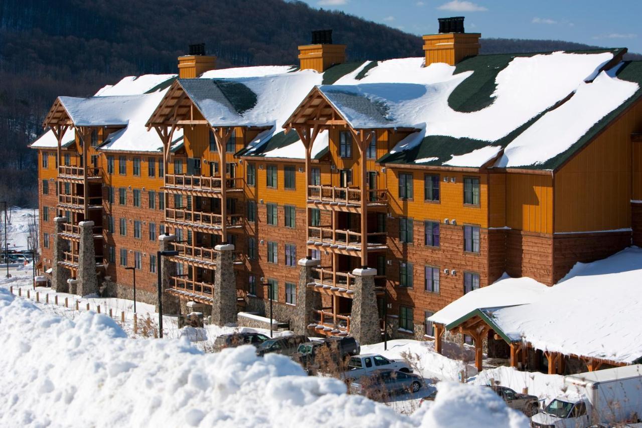Hope Lake Lodge & Indoor Waterpark Cortland Zewnętrze zdjęcie