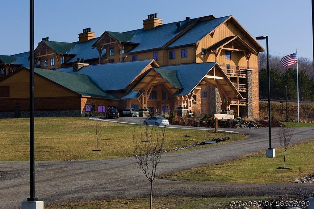 Hope Lake Lodge & Indoor Waterpark Cortland Zewnętrze zdjęcie