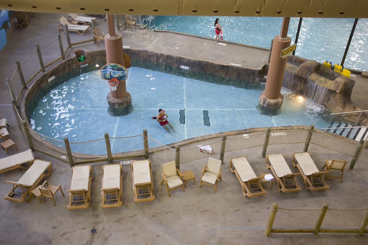 Hope Lake Lodge & Indoor Waterpark Cortland Zewnętrze zdjęcie
