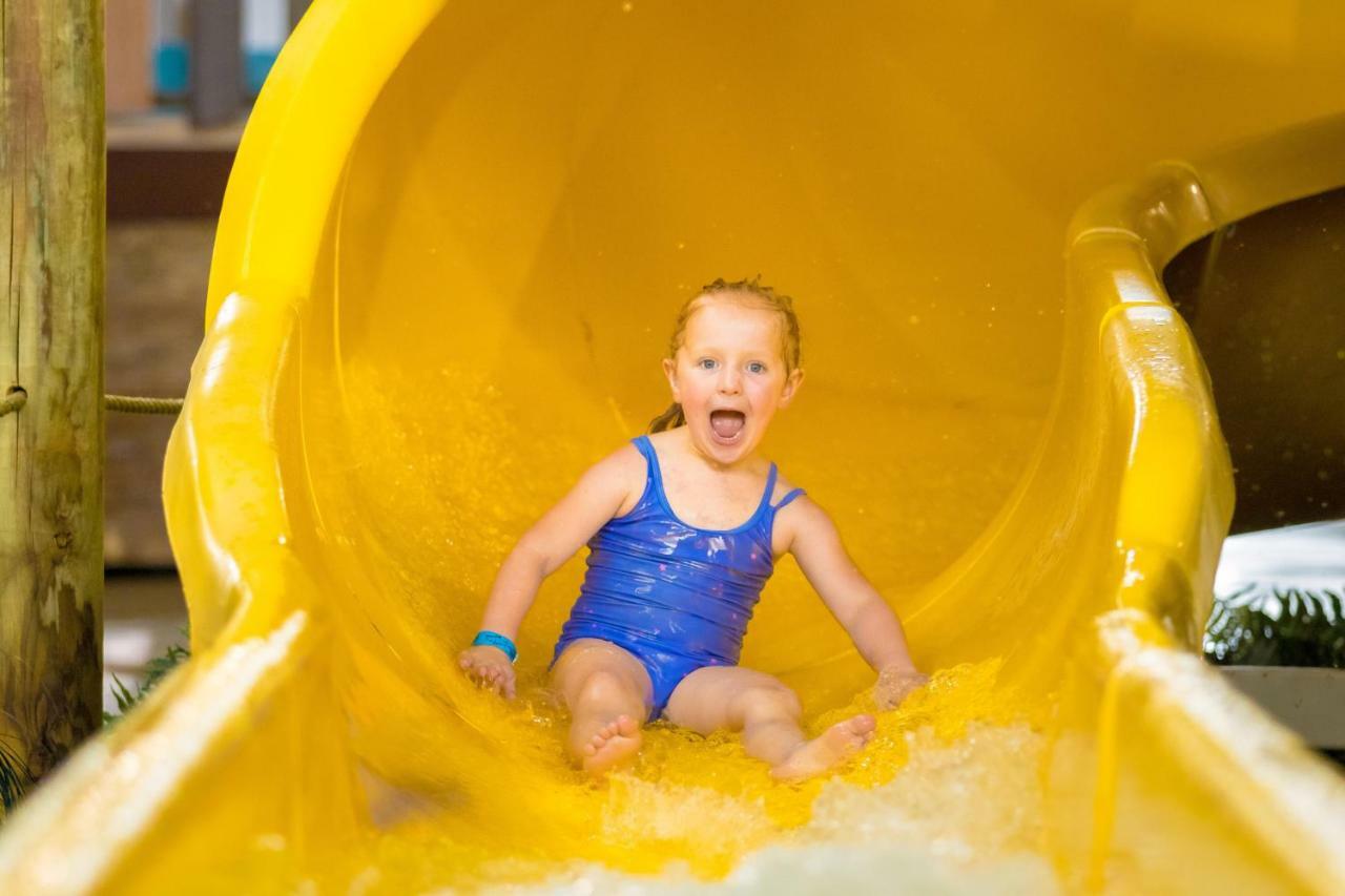 Hope Lake Lodge & Indoor Waterpark Cortland Zewnętrze zdjęcie