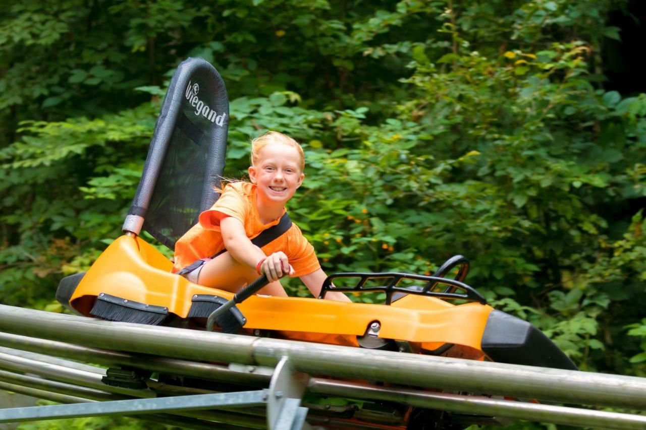 Hope Lake Lodge & Indoor Waterpark Cortland Zewnętrze zdjęcie